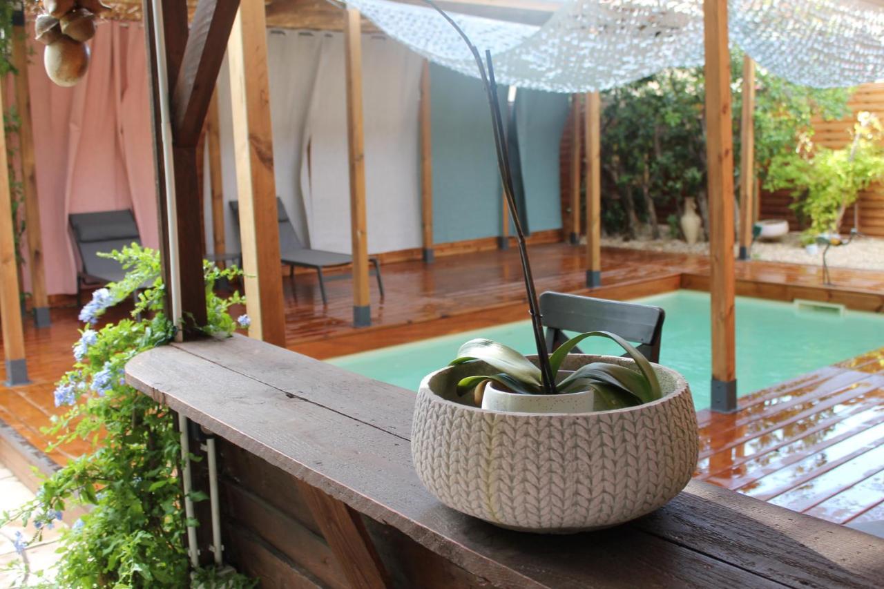 Luc-sur-Orbieu Les 2 Droles D'Oiseaux Bed & Breakfast エクステリア 写真