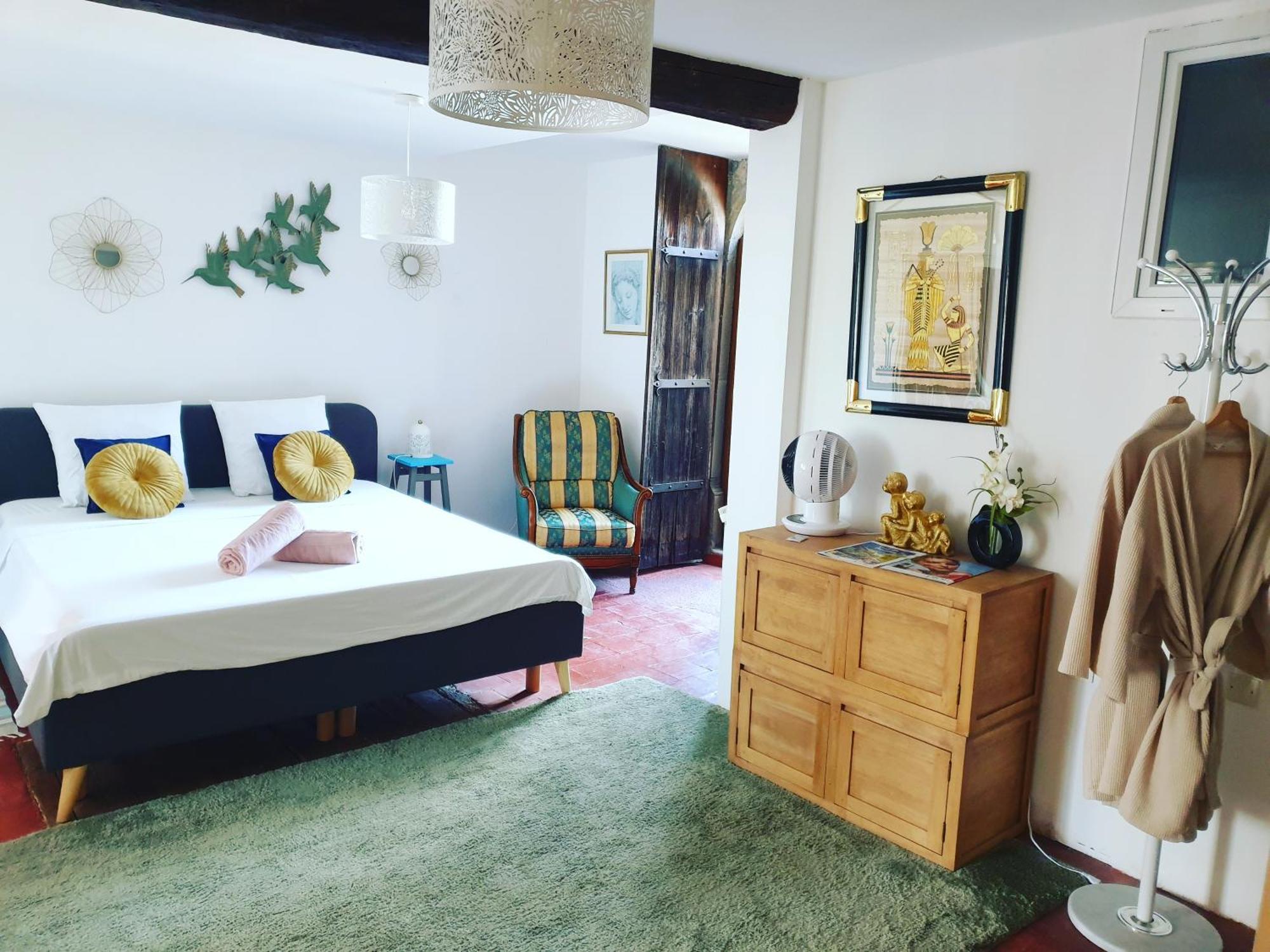 Luc-sur-Orbieu Les 2 Droles D'Oiseaux Bed & Breakfast エクステリア 写真