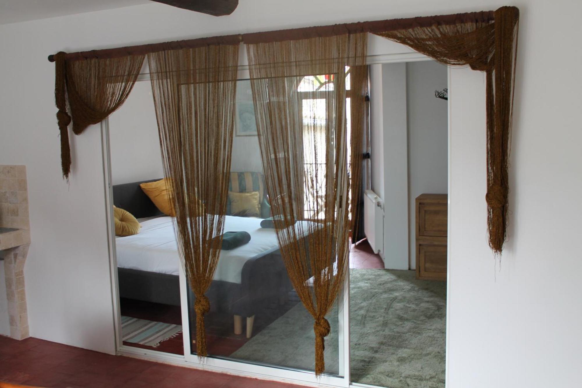 Luc-sur-Orbieu Les 2 Droles D'Oiseaux Bed & Breakfast エクステリア 写真