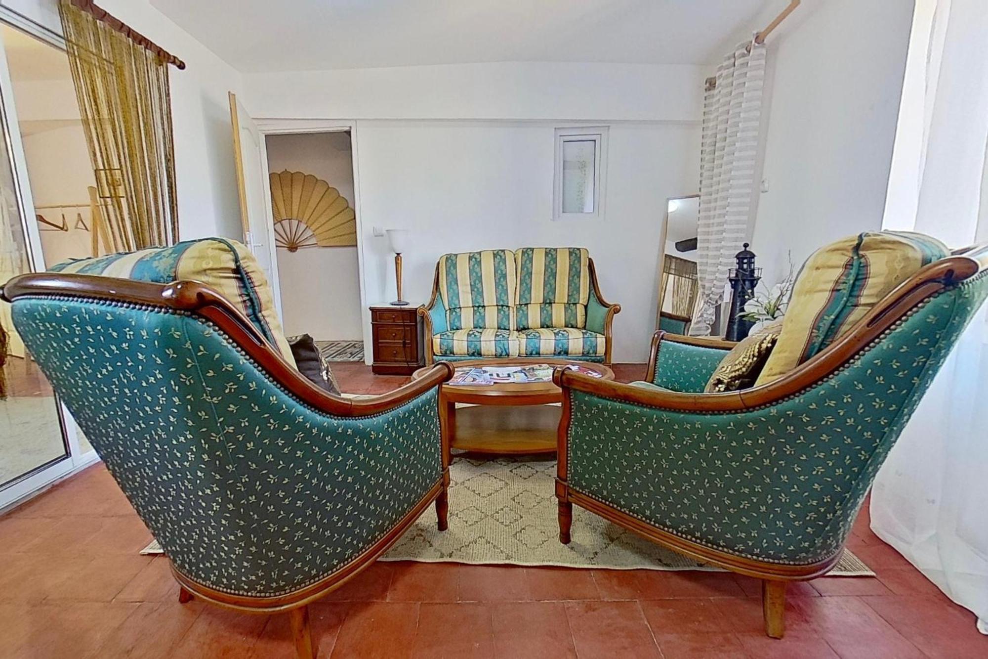 Luc-sur-Orbieu Les 2 Droles D'Oiseaux Bed & Breakfast エクステリア 写真