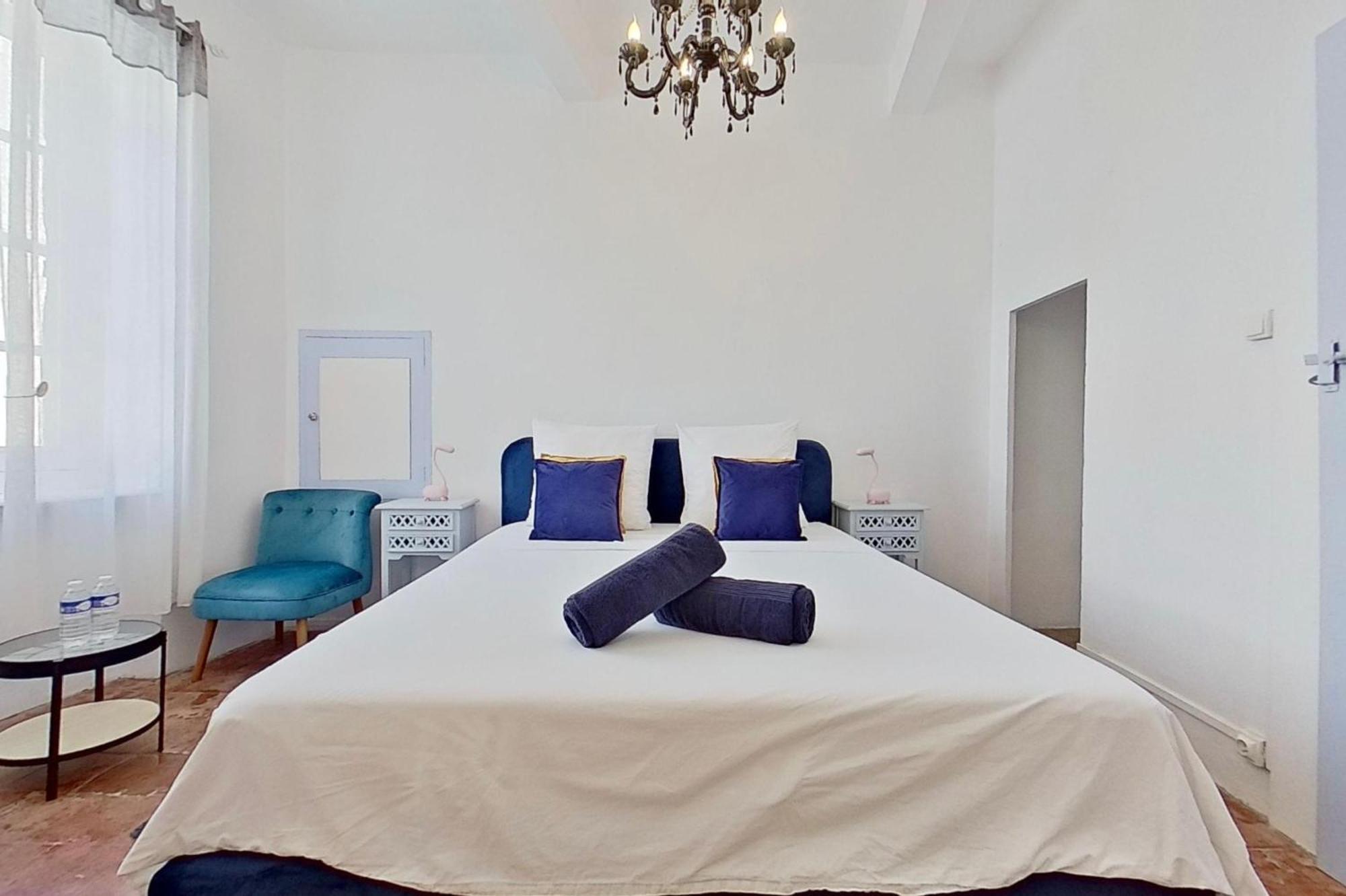 Luc-sur-Orbieu Les 2 Droles D'Oiseaux Bed & Breakfast エクステリア 写真