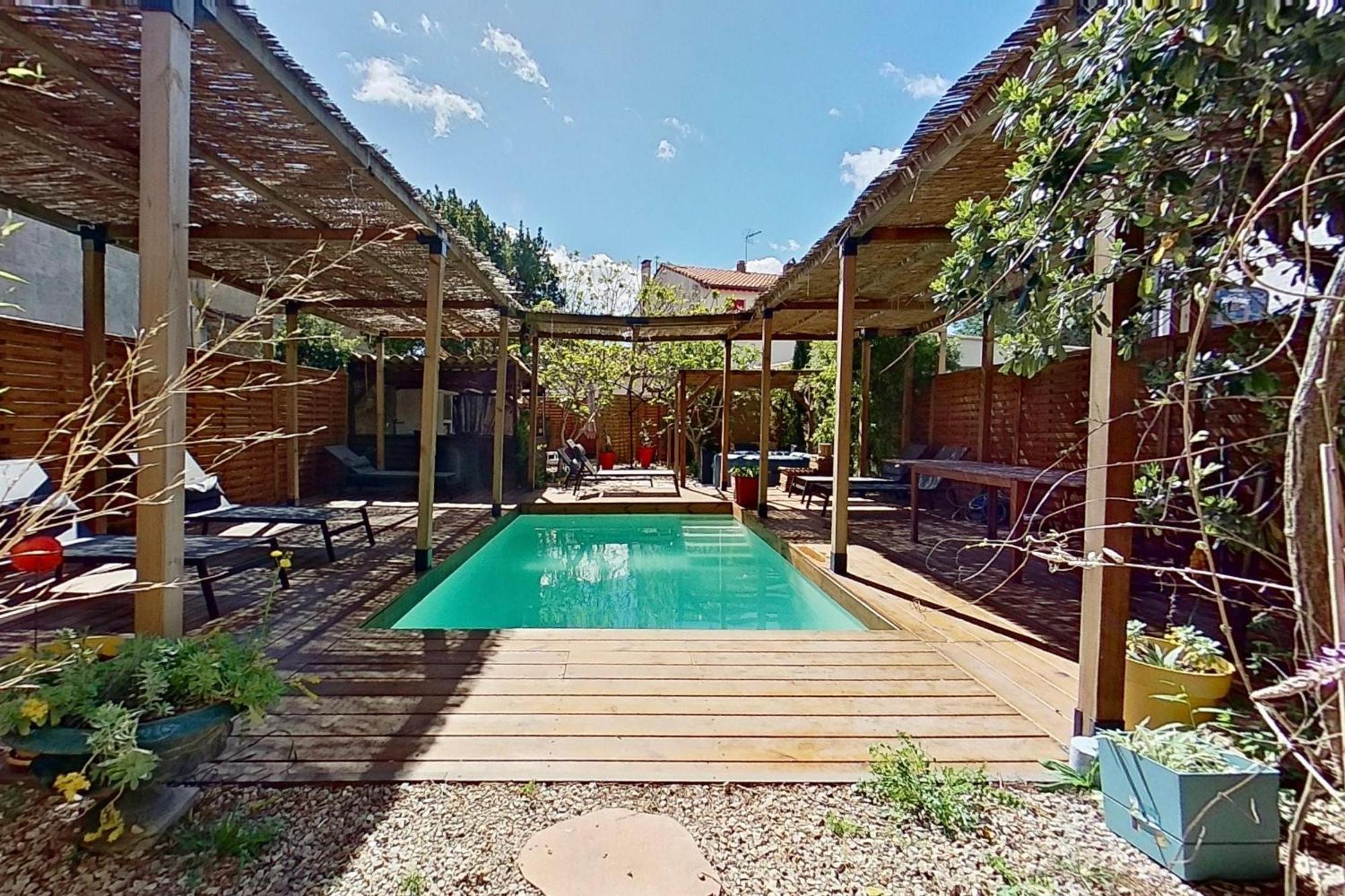 Luc-sur-Orbieu Les 2 Droles D'Oiseaux Bed & Breakfast エクステリア 写真