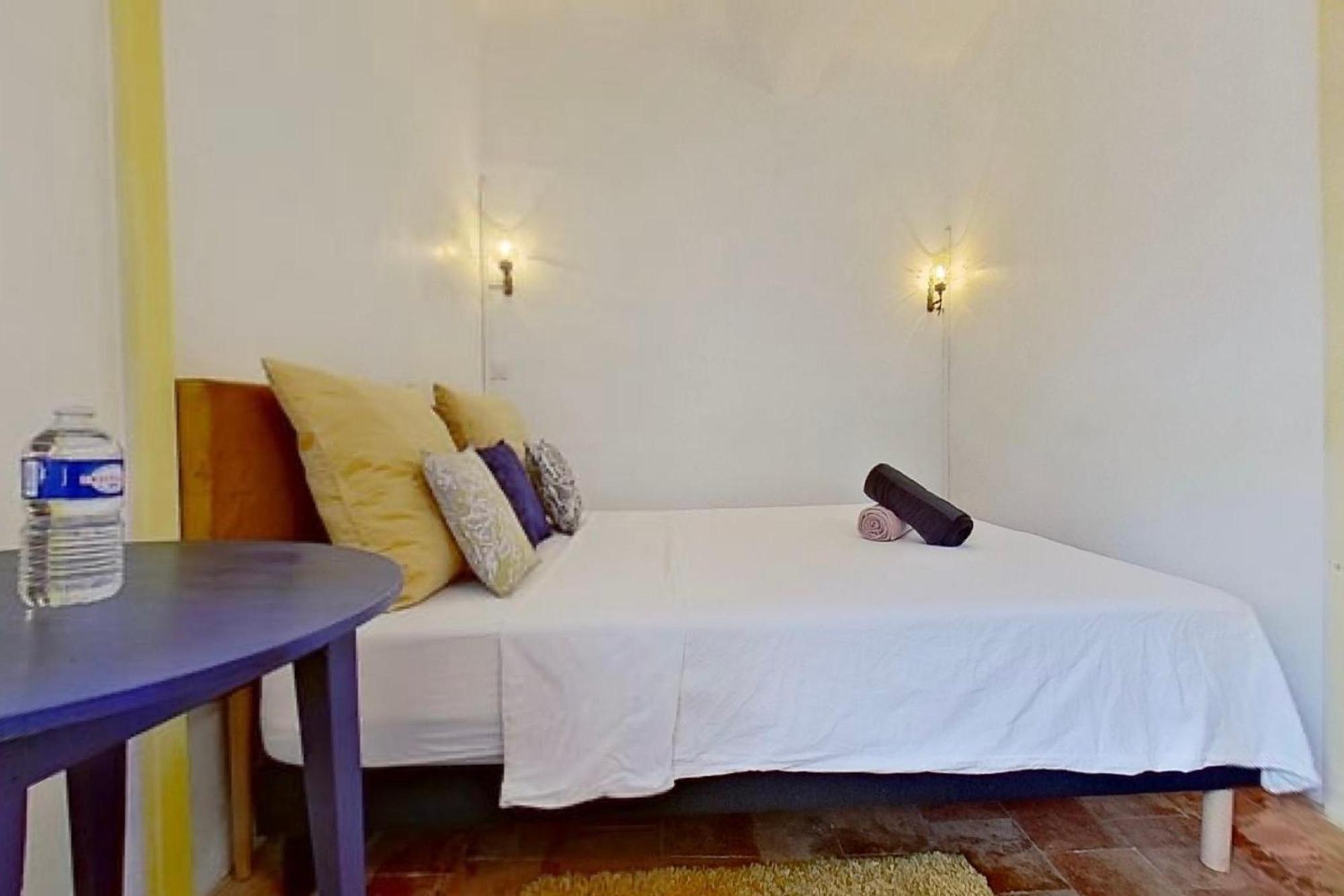 Luc-sur-Orbieu Les 2 Droles D'Oiseaux Bed & Breakfast エクステリア 写真