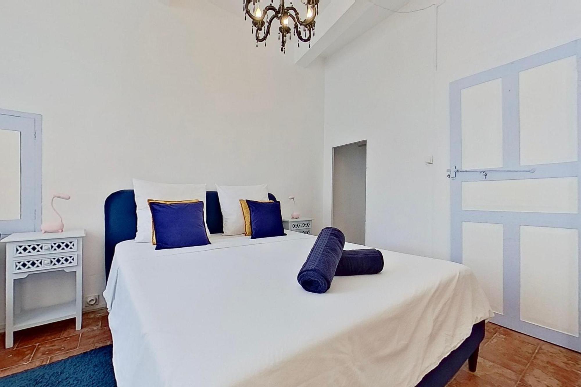 Luc-sur-Orbieu Les 2 Droles D'Oiseaux Bed & Breakfast エクステリア 写真