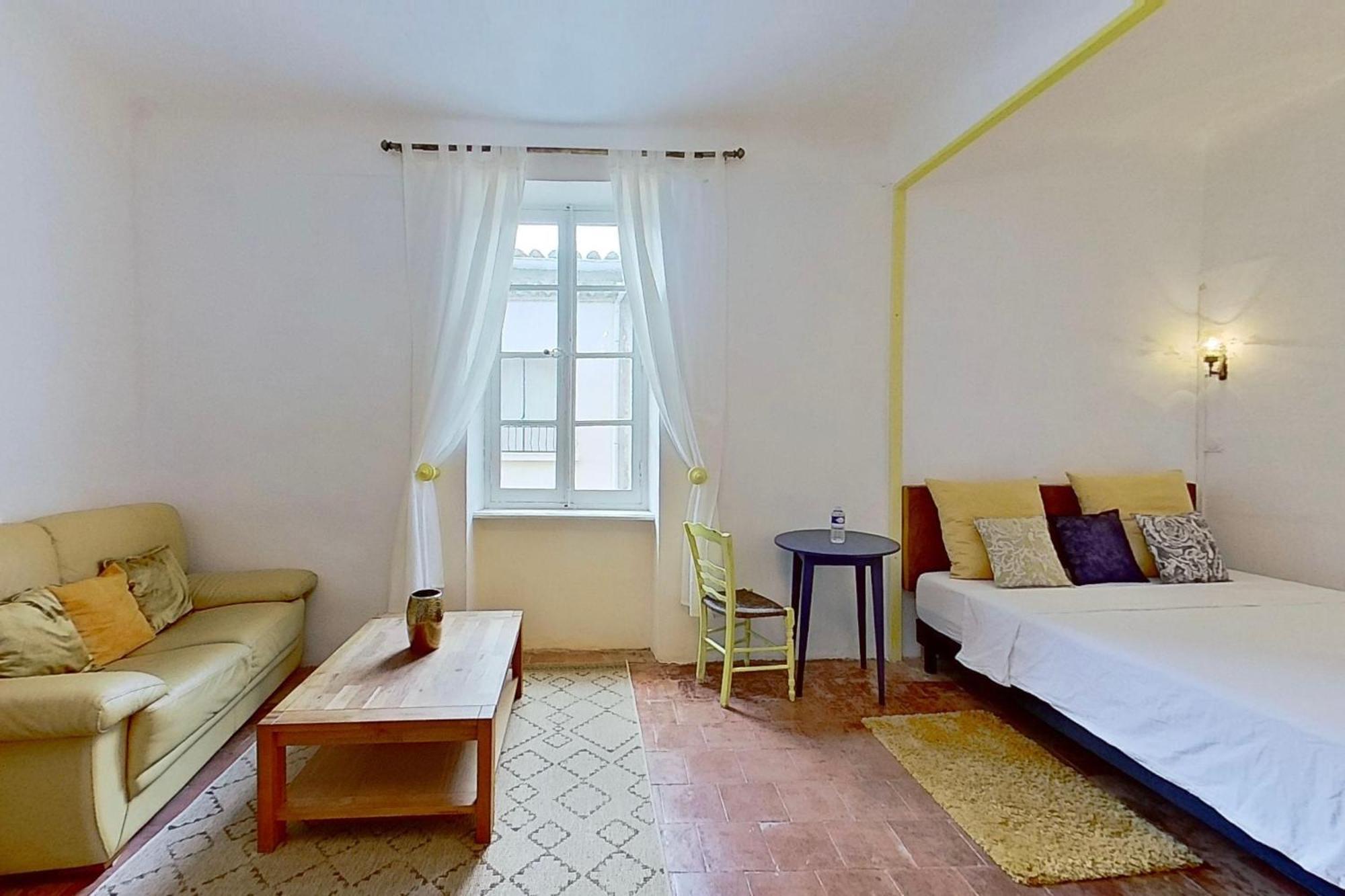 Luc-sur-Orbieu Les 2 Droles D'Oiseaux Bed & Breakfast エクステリア 写真