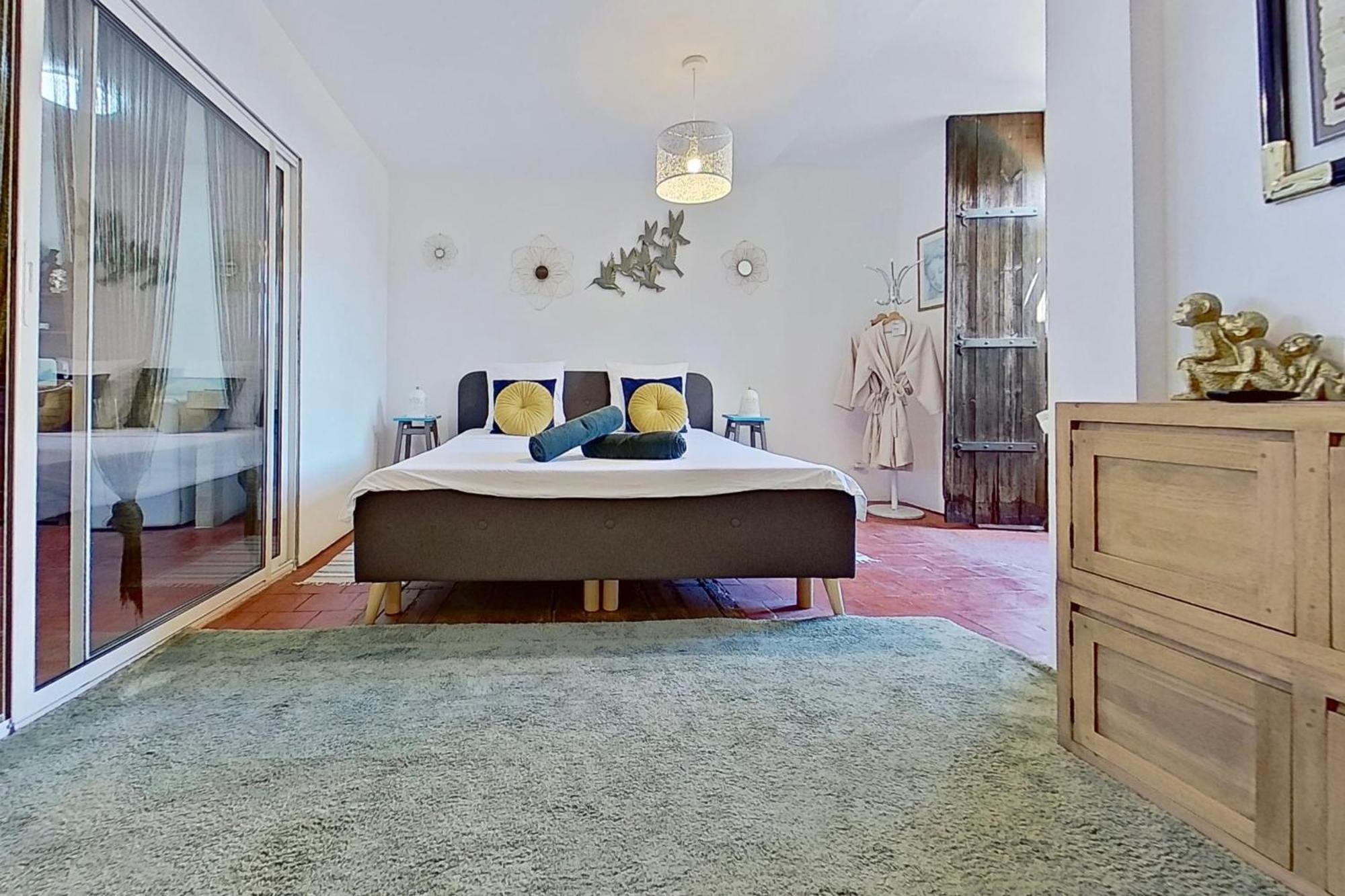 Luc-sur-Orbieu Les 2 Droles D'Oiseaux Bed & Breakfast エクステリア 写真