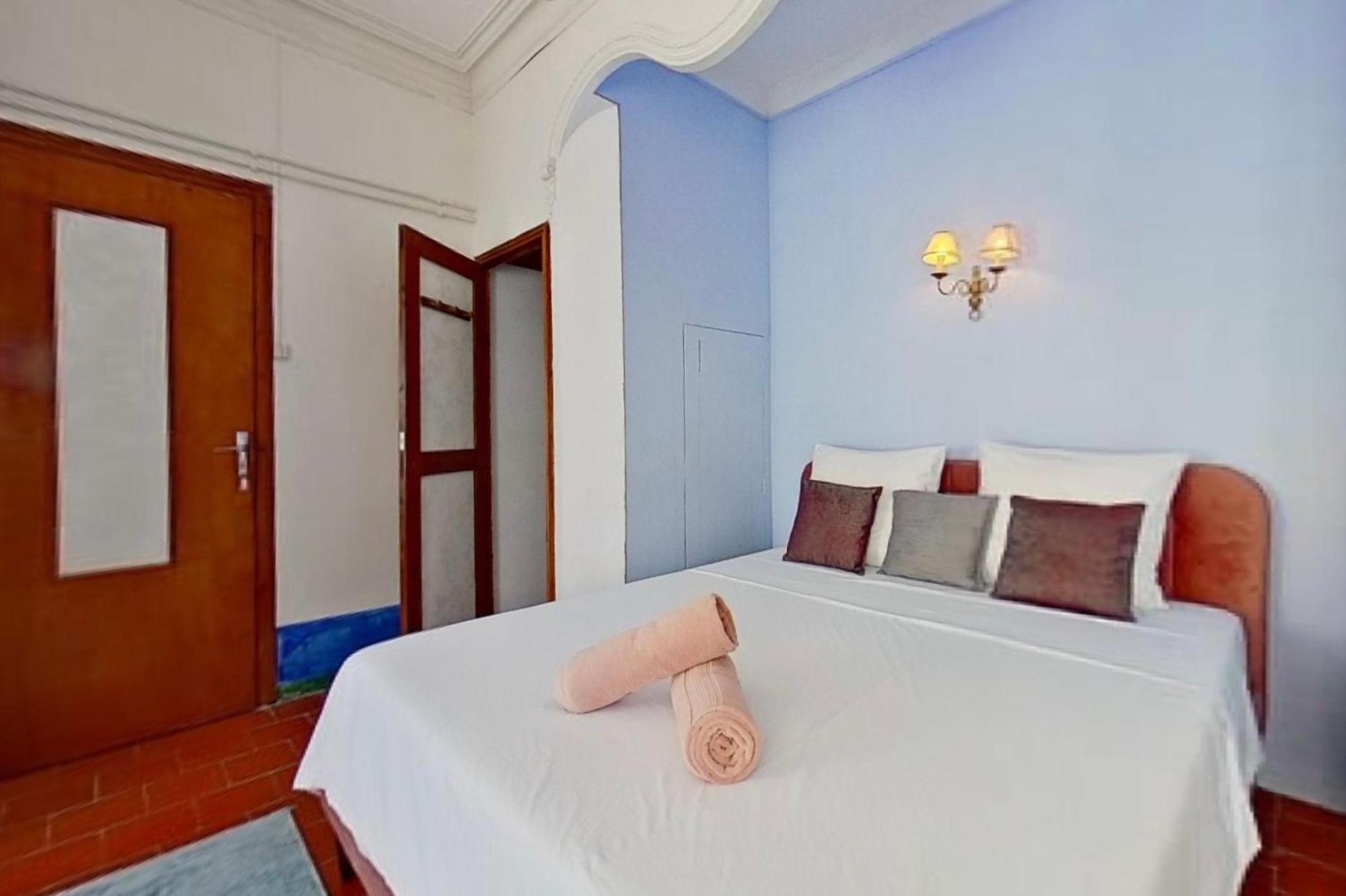Luc-sur-Orbieu Les 2 Droles D'Oiseaux Bed & Breakfast エクステリア 写真