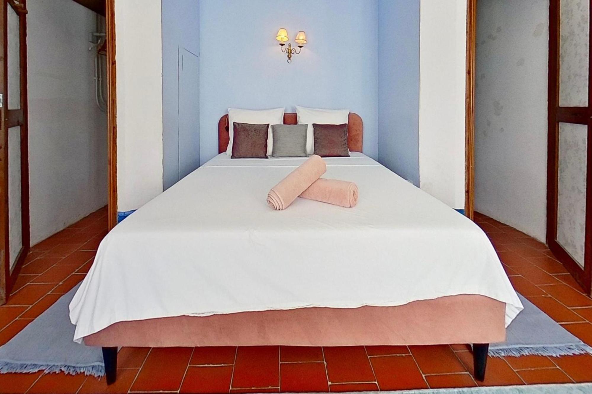 Luc-sur-Orbieu Les 2 Droles D'Oiseaux Bed & Breakfast エクステリア 写真