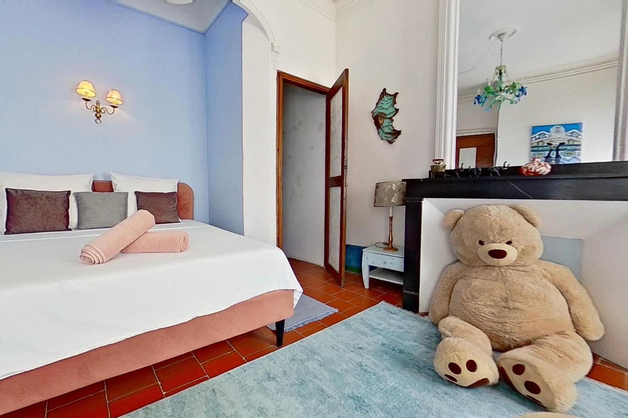 Luc-sur-Orbieu Les 2 Droles D'Oiseaux Bed & Breakfast エクステリア 写真