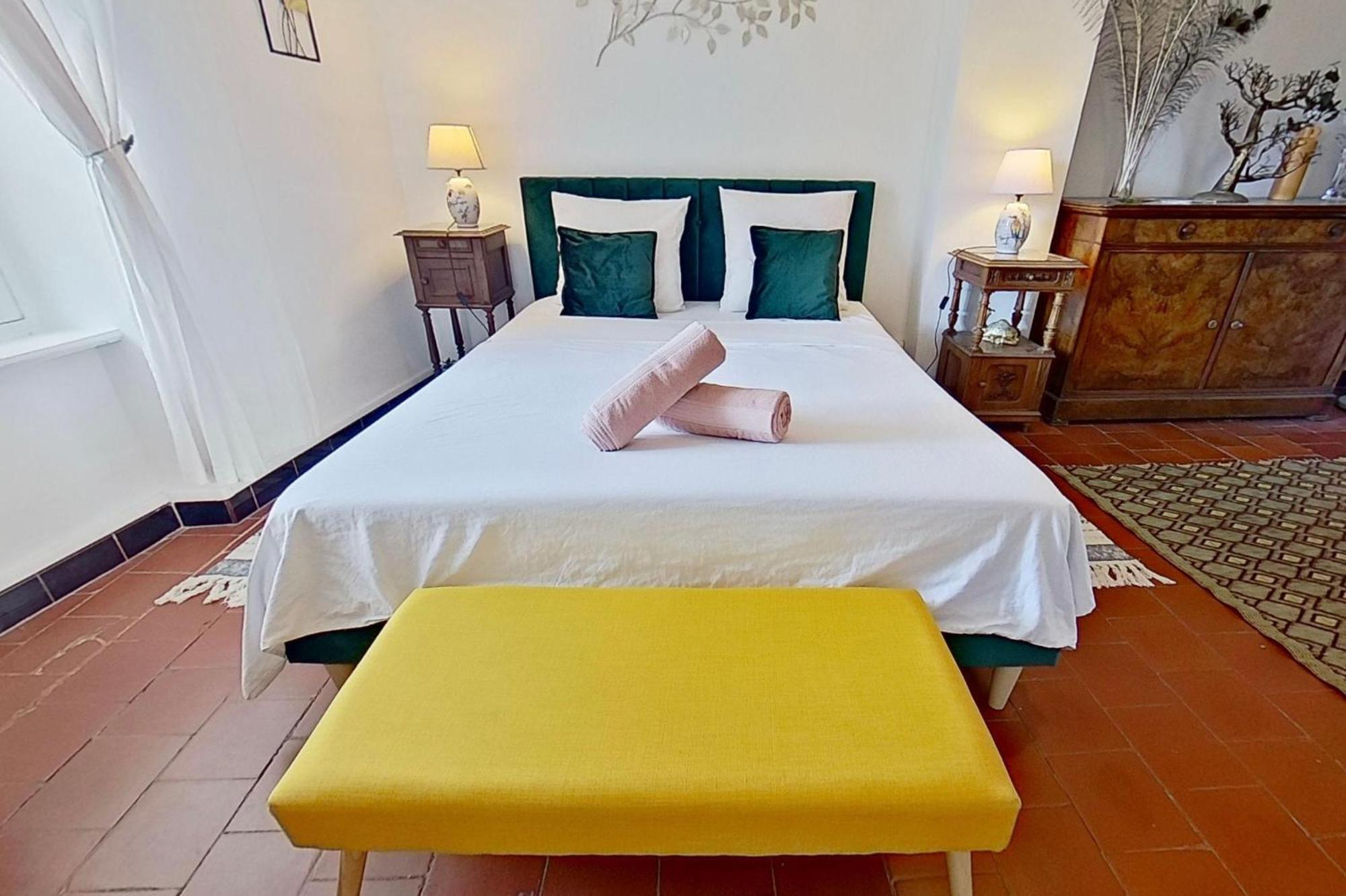 Luc-sur-Orbieu Les 2 Droles D'Oiseaux Bed & Breakfast エクステリア 写真