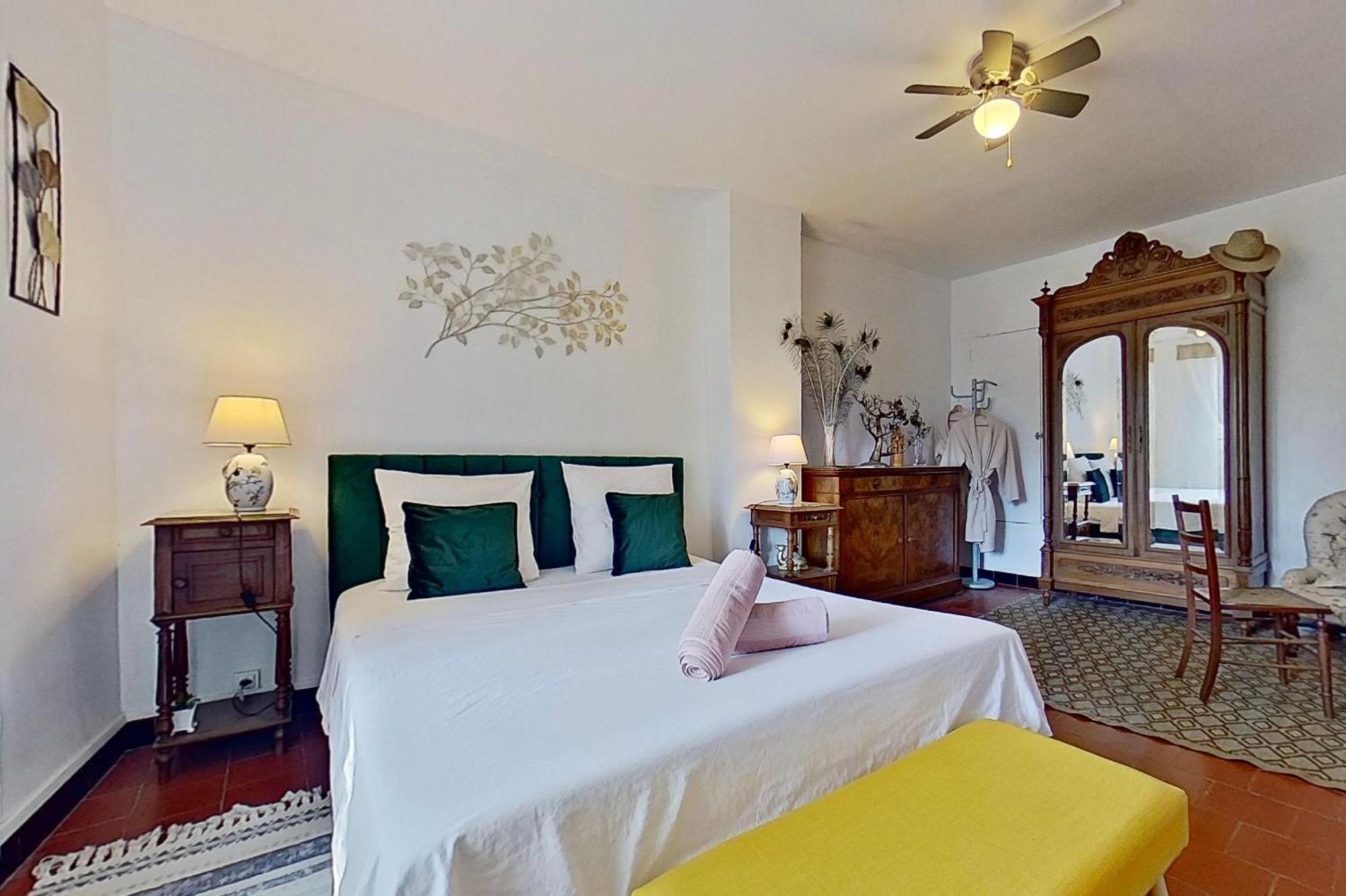 Luc-sur-Orbieu Les 2 Droles D'Oiseaux Bed & Breakfast エクステリア 写真